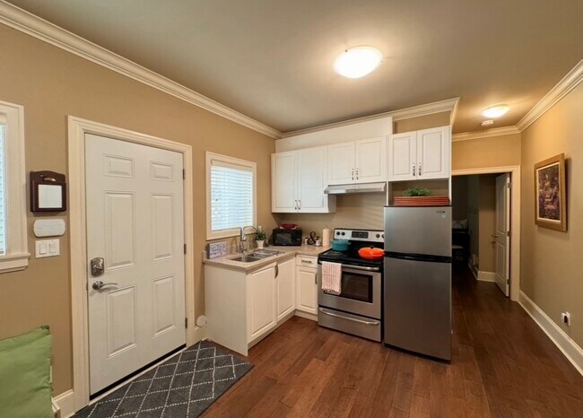 Photo - 8480 Francis Rd