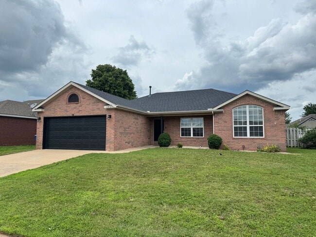 Photo - Gorgeous 3-Bedroom Home with Spacious Yard