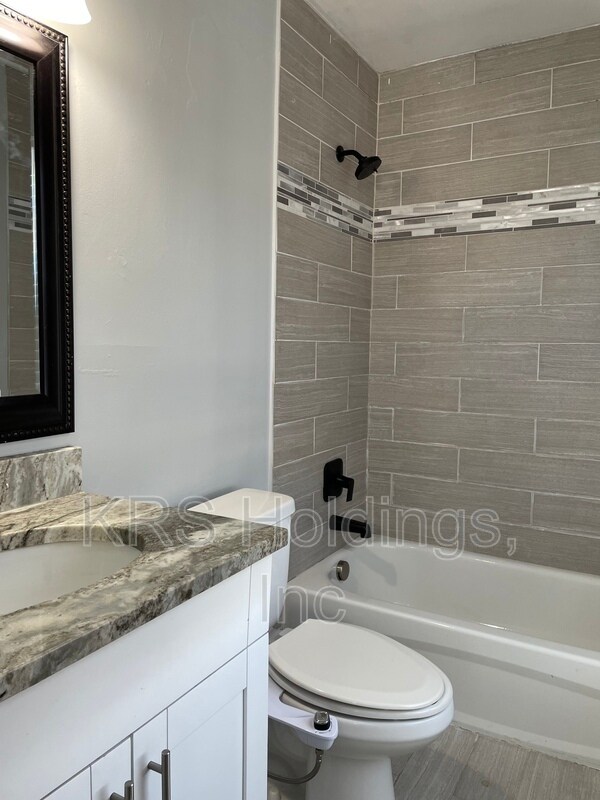 Photo - 204 Skipper Ct