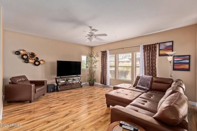 19700 N 76th St Unit 2036