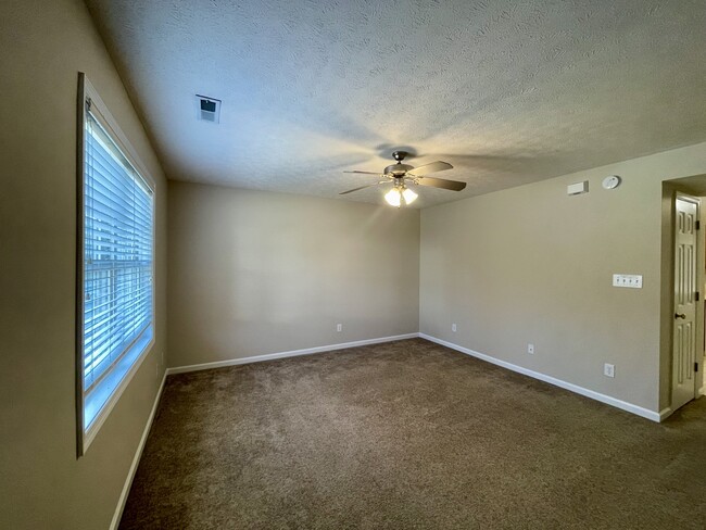 Photo - 125 Primrose Ln