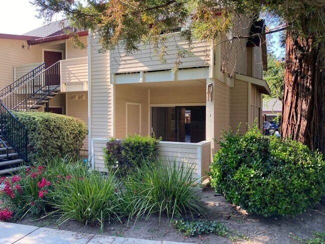 BLOSSOM VALLEY - Beautifully updated end u... - BLOSSOM VALLEY - Beautifully updated end u... House