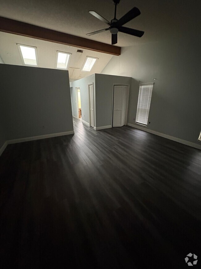 Building Photo - 361 Greenfield Rd Rental