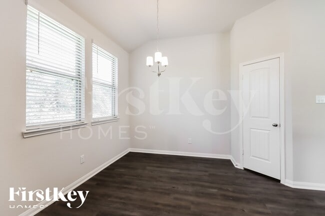 Photo - 255 Rd 5102F