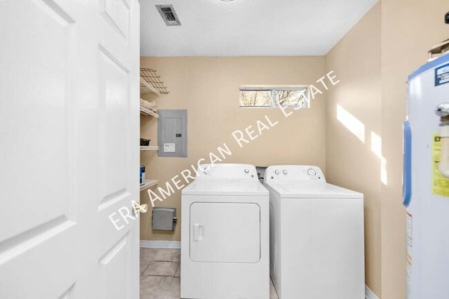 Photo - 1810 Pointed Leaf Ln