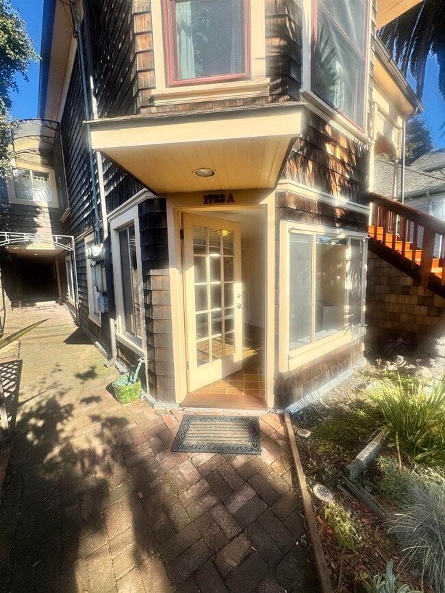 Building Photo - 1723 Carleton St Unit A