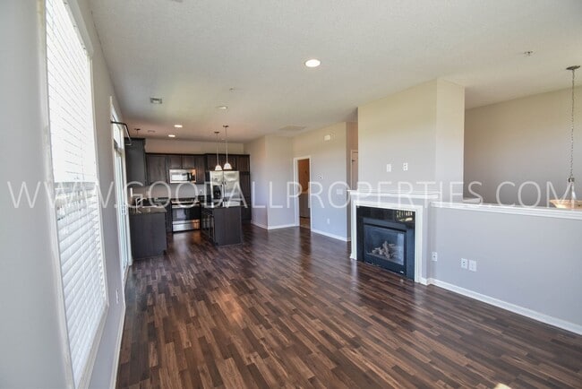 Photo - 2 Bedroom 2.5 Bath end unit Townhome in West Des Moines with attached garage