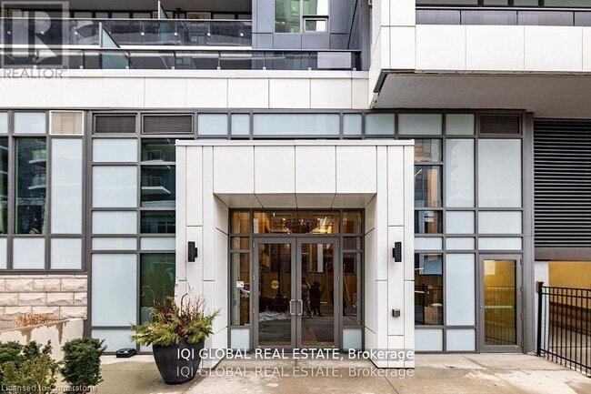 Photo - 73 Arthur St S Unit 512