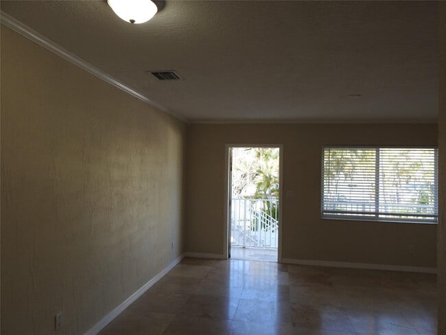 Photo - 1872 NE 46th St Unit D12