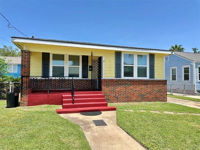 Photo - 5222 Avenue O