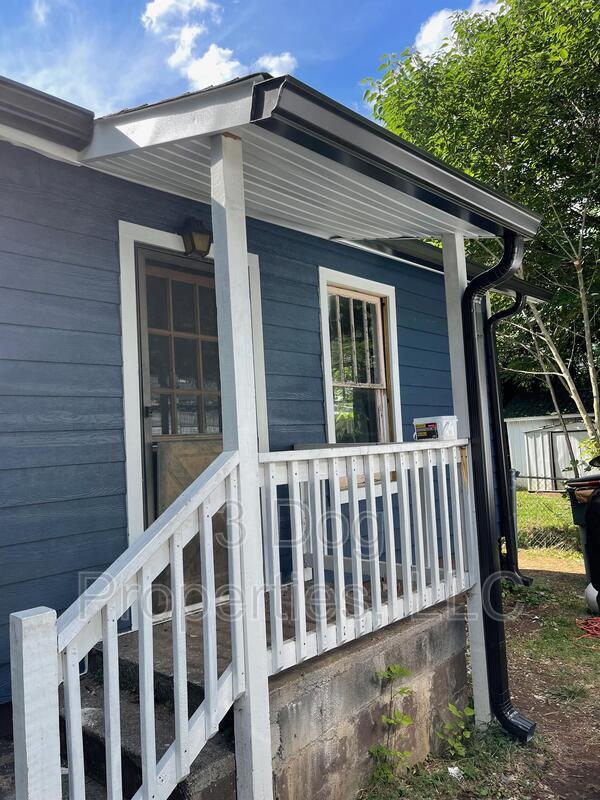 Photo - 4038 Denham Rd