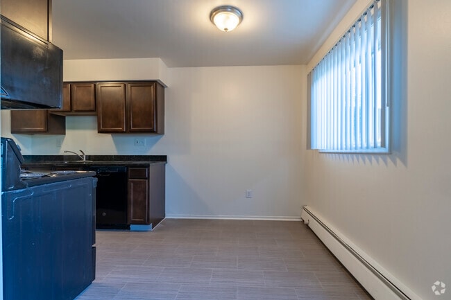 2BR, 1BA - 915SF - Upgrade - Dining Room