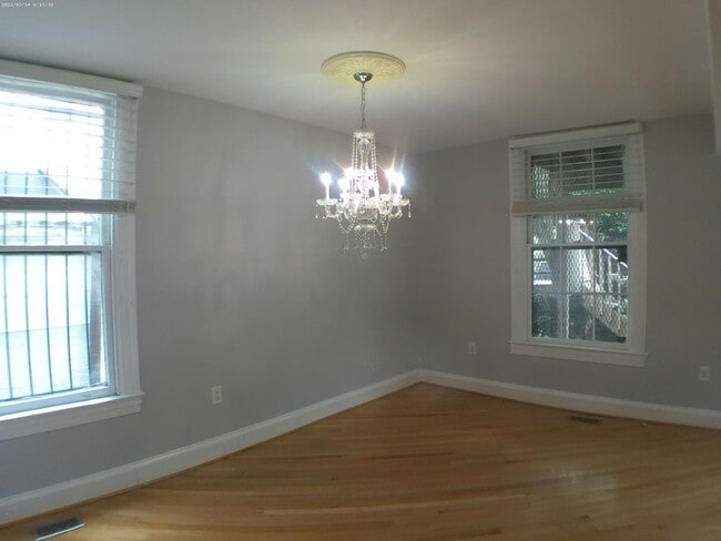 14 E Mt Vernon Pl