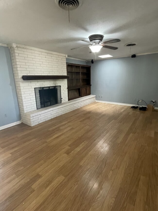 Photo - 7603 Canode Dr