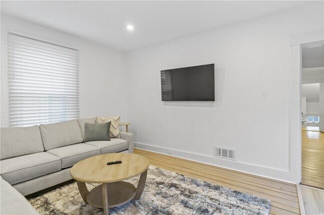 13 Sherman St Unit 4