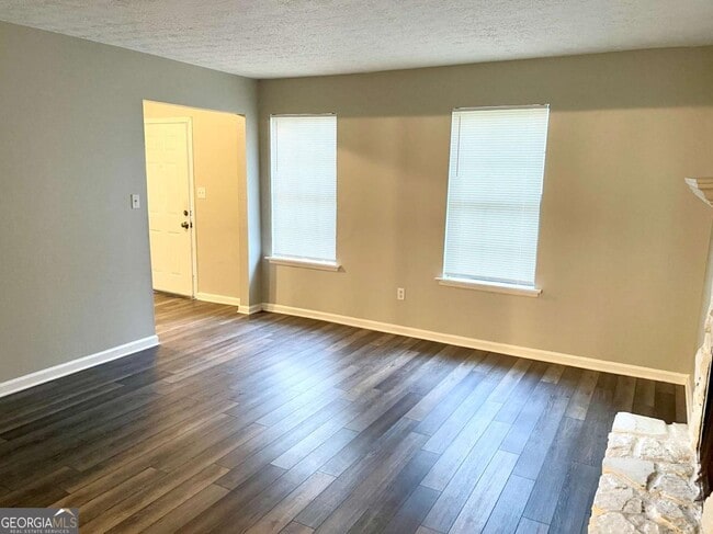 Photo - 616 Woodknoll Ct