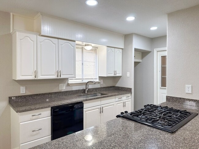 Photo - 3 Bedroom / 2 Bath / 2 Car Garage