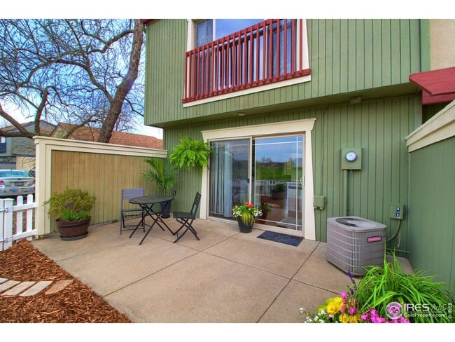 Building Photo - 855 W Moorhead Cir