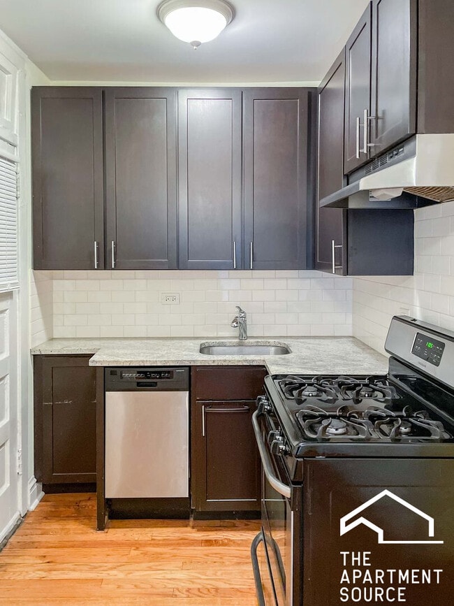 Photo - 518 W Cornelia Ave Unit 116