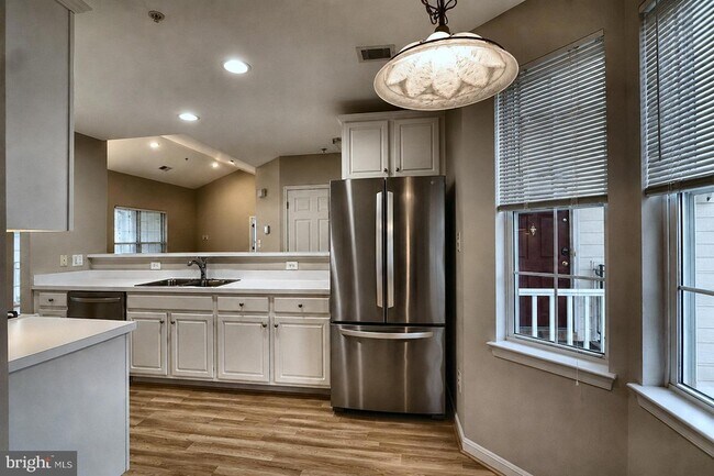 Photo - 25340 Lake Mist Square Unidad 301