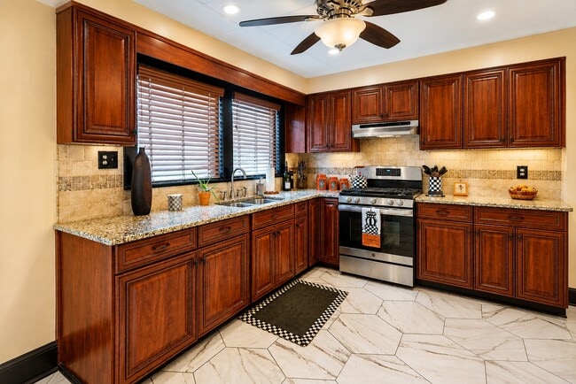 KITCHEN - 216 Academy St Unit 2