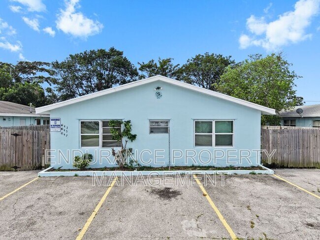 Photo - 145 W 28th St