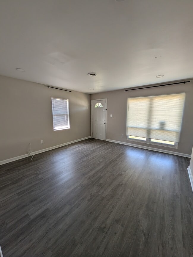 Photo - 120 Jenness Ln