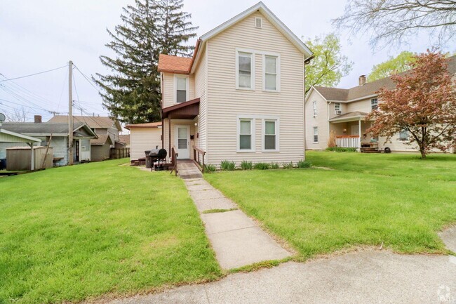 Building Photo - 1905 Hillside Ave Rental