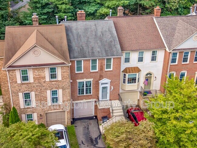 4267 Fox Lake Dr