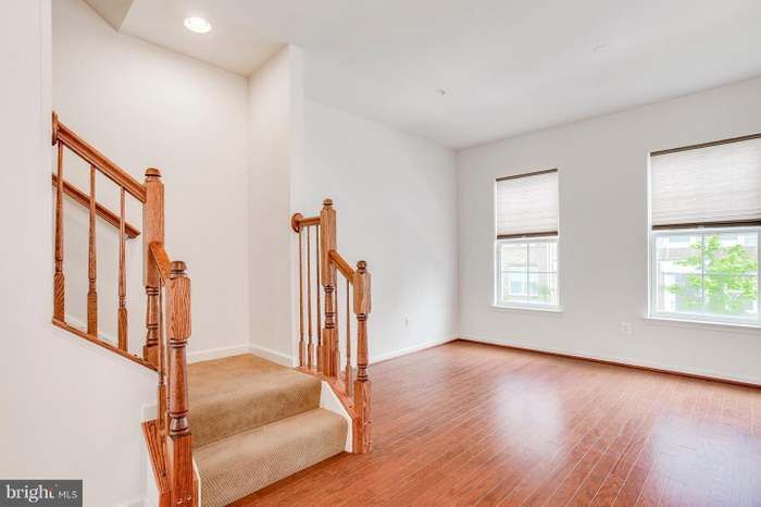 Photo - 7233 Silver Thorn Way