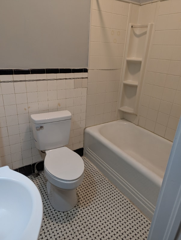 Photo - 102 S Maple Ave