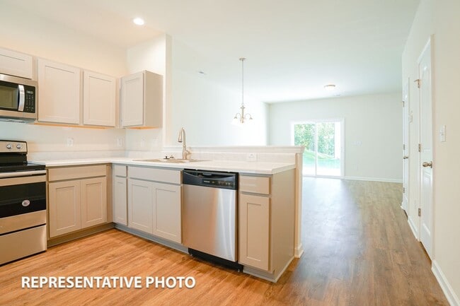 Photo - 2 Bed/2.5 Bath Townhome