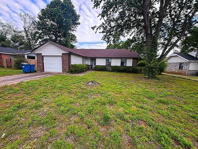 Photo - 3 Bedroom Single Family Home In Bentonville!