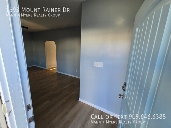Photo - 1593 Mount Rainer Dr