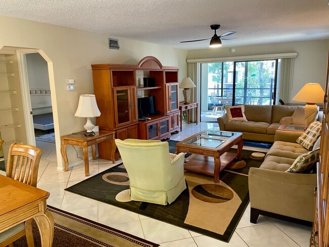 Photo - Elegant 2 bed 2 bath 55+ Condominium in Bradenton: Fully Furnished Annual Rental - Impeccably Mai... Unit L3