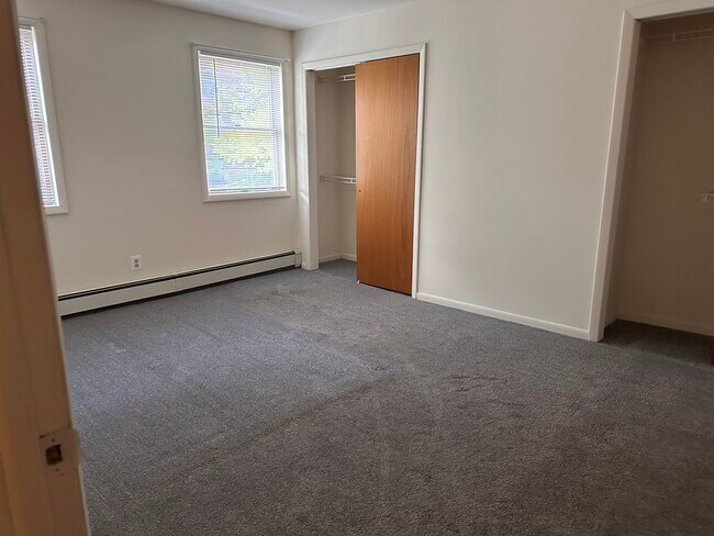 12 Maple Pl Unit 2nd floor