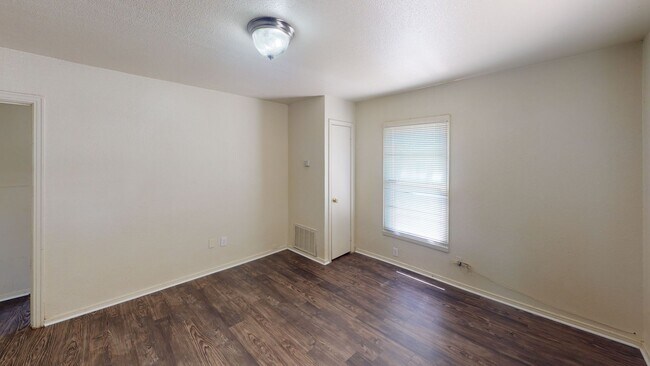 Photo - 2 Bedroom/1 Bedroom Home