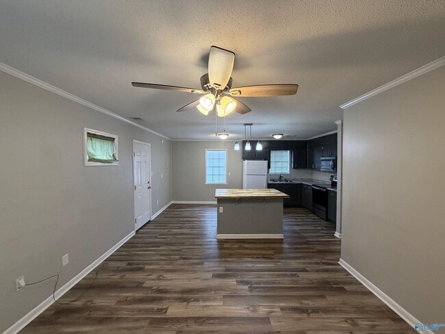 Photo - 1087 Seminary St