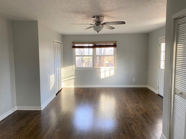 Photo - 3925 Saylor Ct