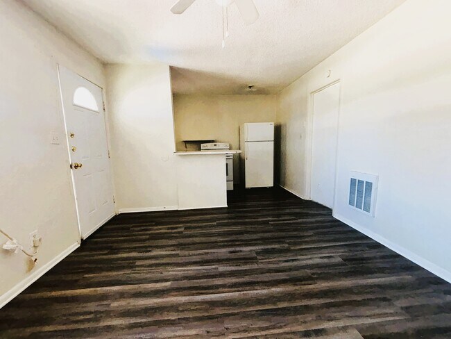 Photo - 467 Lutheran Church Rd Unidad 467