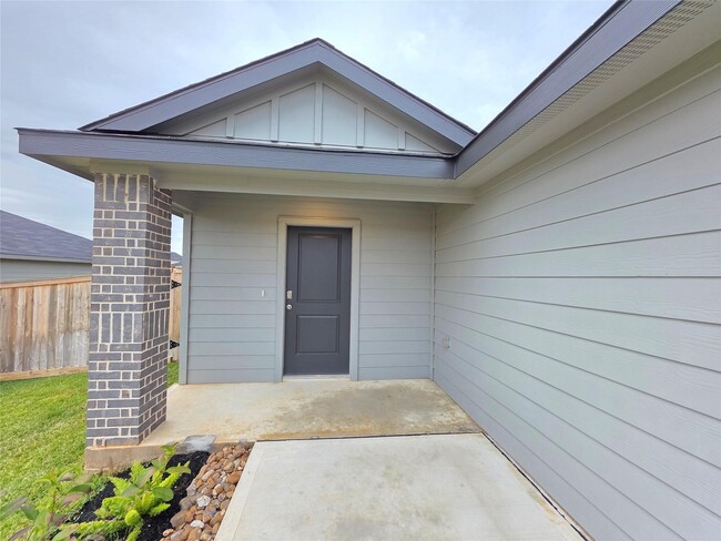 Photo - 40821 Hawthorne Glades St