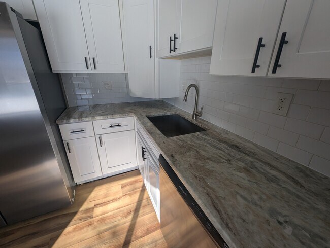 Photo - 143 Chelsea Cir