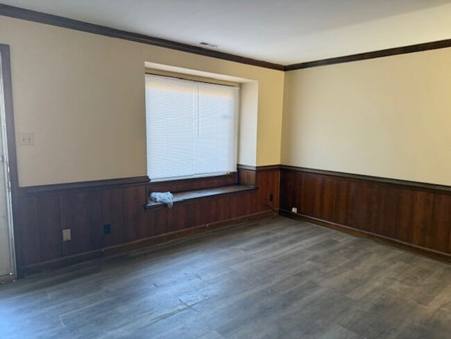 Photo - Three Bedroom 1.5 Bath Townhouse in Wester...