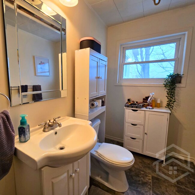 Photo - 5-Bedroom House in Otterville!!