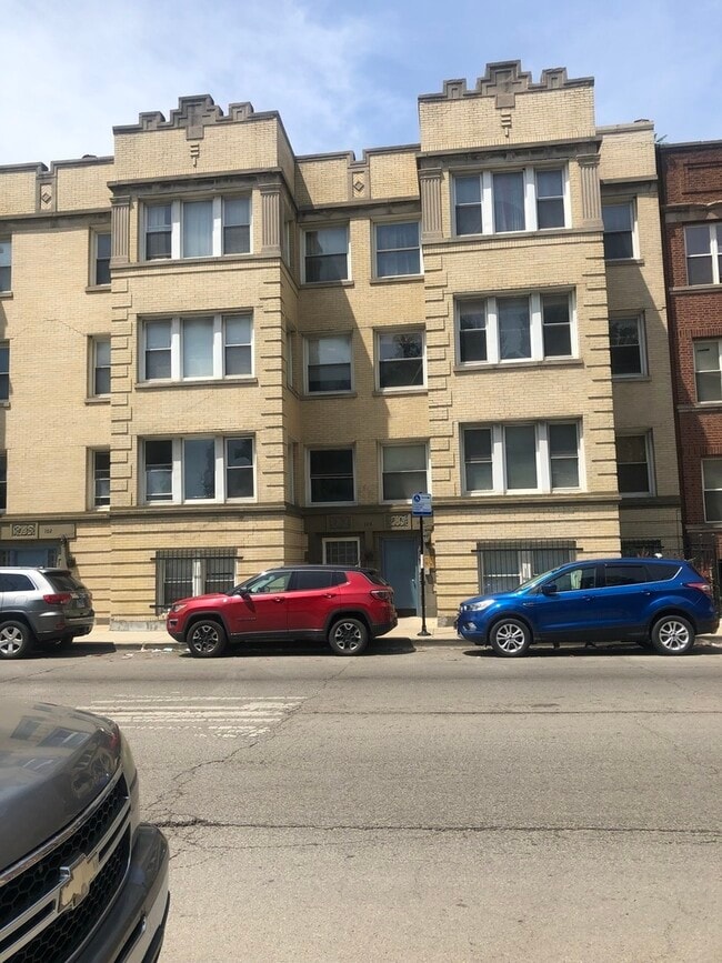 Building Photo - 102 N Hamlin Blvd Unit 3A