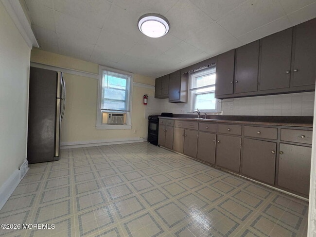 Photo - 24 Rector Pl Unit 24B