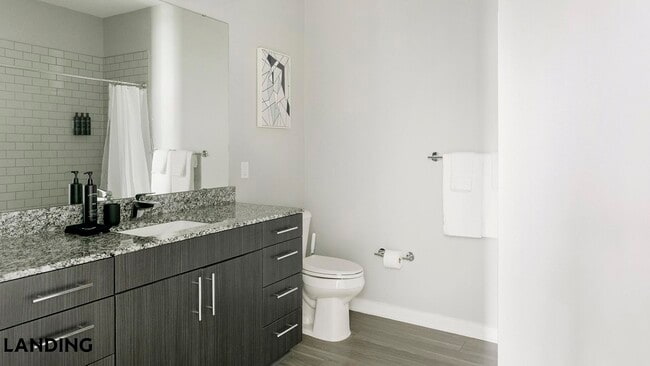 Photo - 2120 N Brevard St Unidad 433
