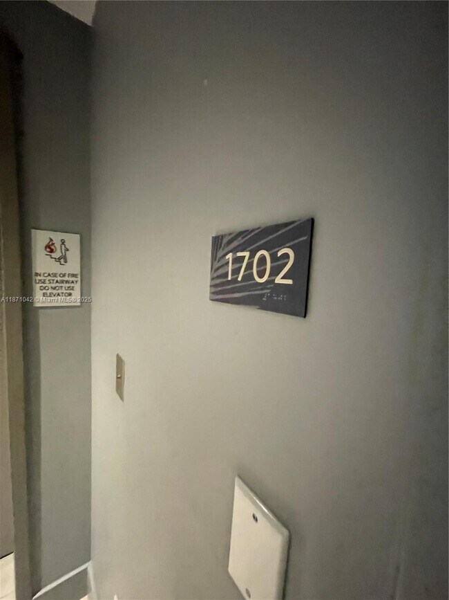 Photo - 16385 Biscayne Blvd Unit 1702