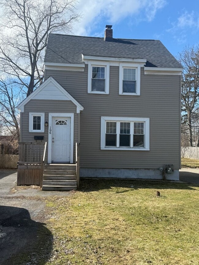 Building Photo - 3 Bed 1 Bath Colonial