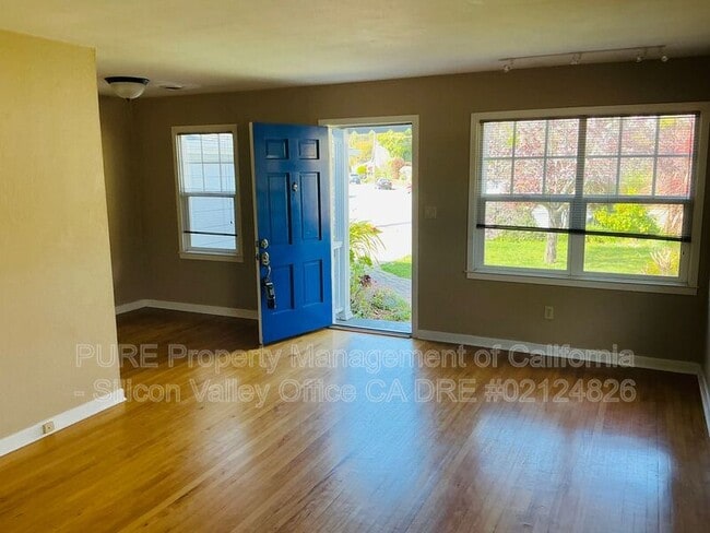 Photo - 624 Button St